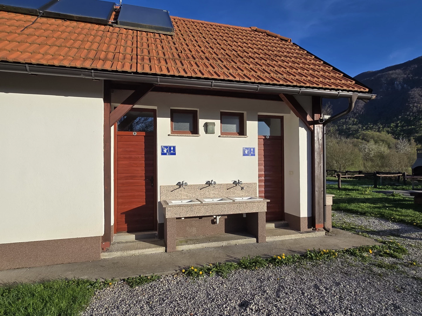 20250419_183508_resize