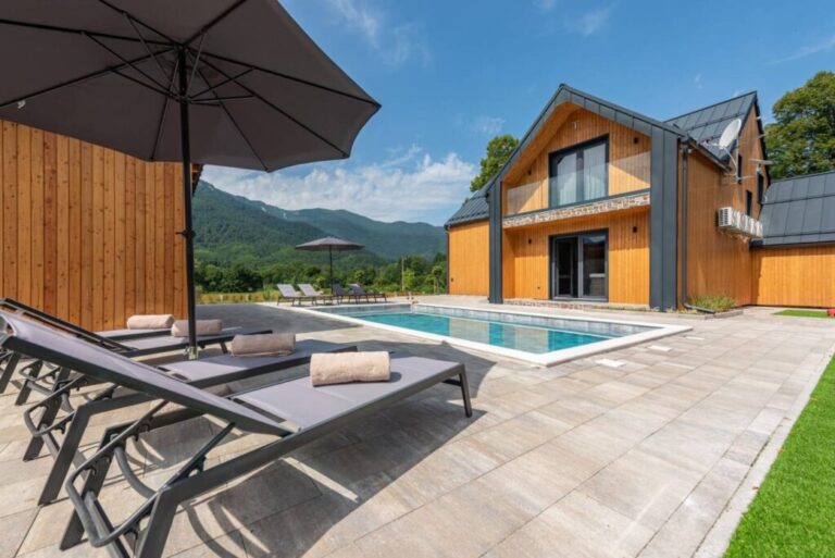 432_back2_thb-1024x684-1-768x513